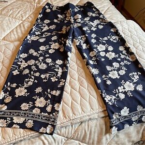 LOFT Navy blue and White Floral Pattern Pants